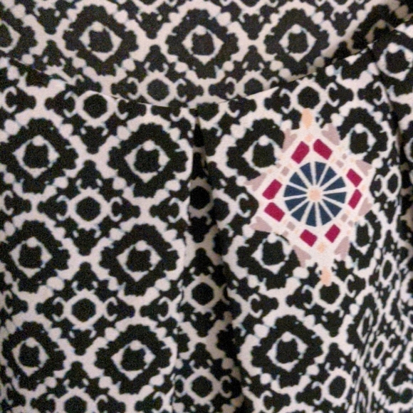 Loft Sleeveless Blouse - Picture 3 of 3